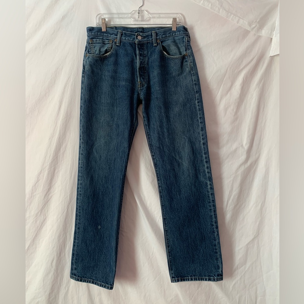 Levi’s men jeans 501 button fly 34x32 medium wash 100%cotton